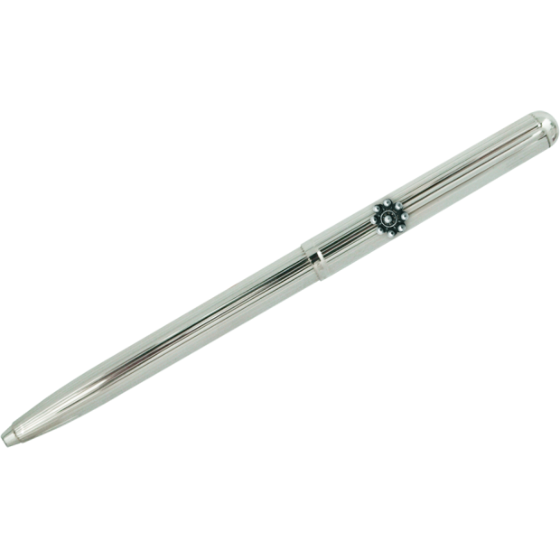 Bolígrafo de plata con Botón CharroReferencia: BL0101Elegante bolígrafo de plata de estilo clásico, decorado con un diseño de lineas finas.Ideal para regalos, ocasiones especiales o uso profesional.El capuchón y el cuerpo están fabricados en plata de ley maciza con acabado en brillo.El sistema de carga de tinta es compatible con recambios estandar.El cierre es de tipo pulsador retractil.Fabricado íntegramente en Alemania.Se puede personalizar con el nombre grabado en relieve.
