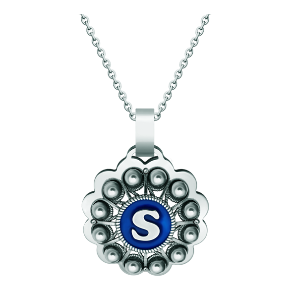 Colgante Botón Charro en plata y acero personalizadoReferencia: CO1941Colgante fabricado en plata de ley y acero pulido suave al tacto, personalizado con su letra inicial esmaltada al horno.