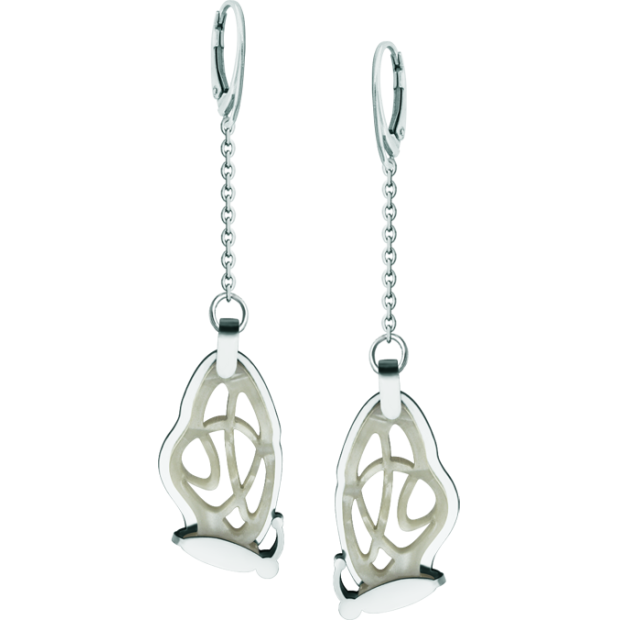 Pendientes de Mariposas Art Nouveau de acero y nácarReferencia: PE3304Pendientes fabricados en acero pulido suave al tacto y celulosa de nácar.Piezas de museo inspiradas en las obras mas representativas del movimiento Art Nouveau y Art Déco, y del modernismo de finales del siglo XIX y principios del siglo XX.