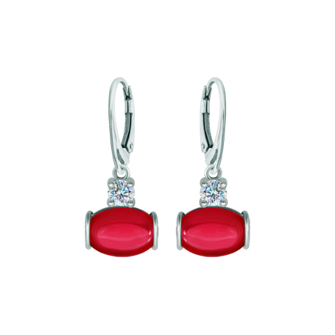 Pendientes de plata con moissanita y cabujon de cristalReferencia: PE3346Pendientes fabricados en plata de ley con un cabujón de cristal de colores de 14x10mm y una moissanita talla brillante de 5mm engastada.La moissanita es una gema preciosa creada en laboratorio que se ha ganado un lugar especial en la joyería por su belleza y cualidades únicas, deslumbra por su brillo superior al del diamante y su gran resistencia (9,25 en la escala de Mohs).Descubierta originalmente en un meteorito a finales del siglo XIX, y ese origen “estelar” le otorga un encanto singular.Llena de destellos únicos, combina lujo y elegancia en una sola joya.