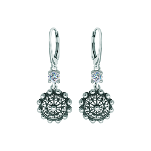 Pendientes Botón Charro de plata con moissanitaReferencia: PE3355Pendientes fabricados en plata de ley acompañados con una moissanita talla brillante de 5mm engastada.La moissanita es una gema preciosa creada en laboratorio que se ha ganado un lugar especial en la joyería por su belleza y cualidades únicas, deslumbra por su brillo superior al del diamante y su gran resistencia (9,25 en la escala de Mohs).Descubierta originalmente en un meteorito a finales del siglo XIX, y ese origen “estelar” le otorga un encanto singular.Llena de destellos únicos, combina lujo y elegancia en una sola joya.