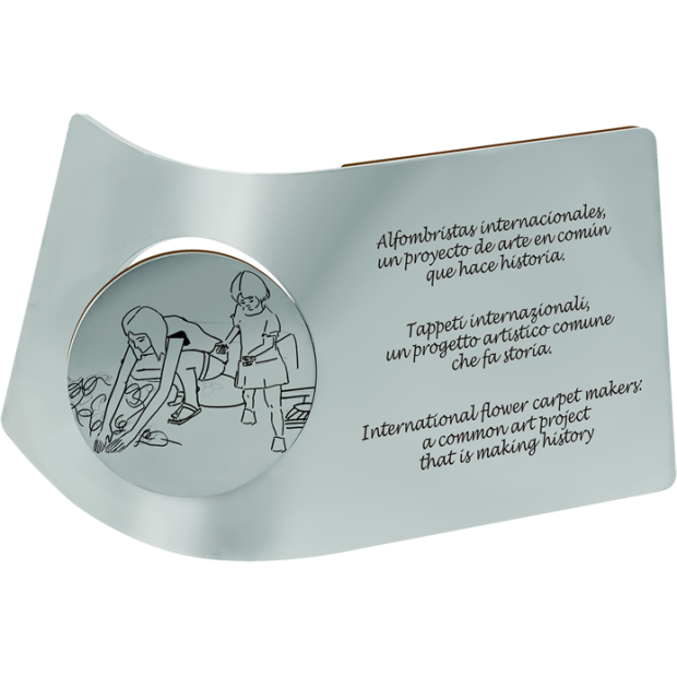 Steel trophy "Carpet Makers"Ref. code: PL0302Trophy made of solid steel with engraved shield on steel.80mm diameter motif.Possibility of engraving a commemorative text.We create different trophies, awards or commemorative plaques, personalized with any anagram, shield or logo.