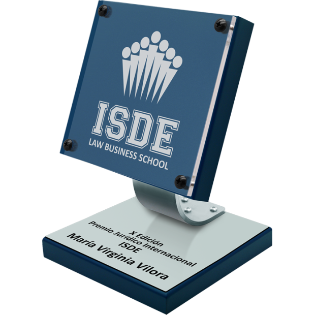 "ISDE Law Business School" Trophy Made of Steel and Solid WoodRef. code: PL0334A plaque made of steel and solid wood with an engraved logo.Base dimensions: 14x14x3cm.Plate dimensions: 14x14x3cm.Possibility of engraving a commemorative text.We create different trophies, awards or commemorative plaques, personalized with any anagram, shield or logo.