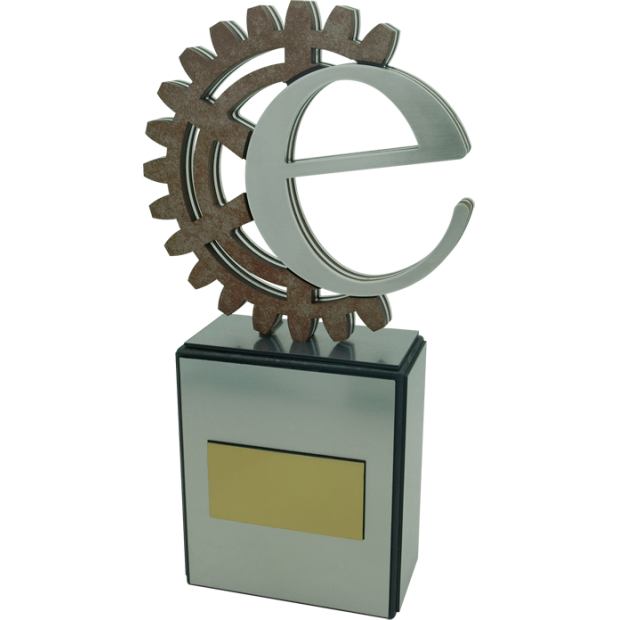Customized logo steel and wood trophyRef. code: PL0398Trophy made of wood and logo in COR-TEN steel and stainless steel.Logo size: 17x17cm.Base size: 12x14x6cm.Total size: 17x31cm.