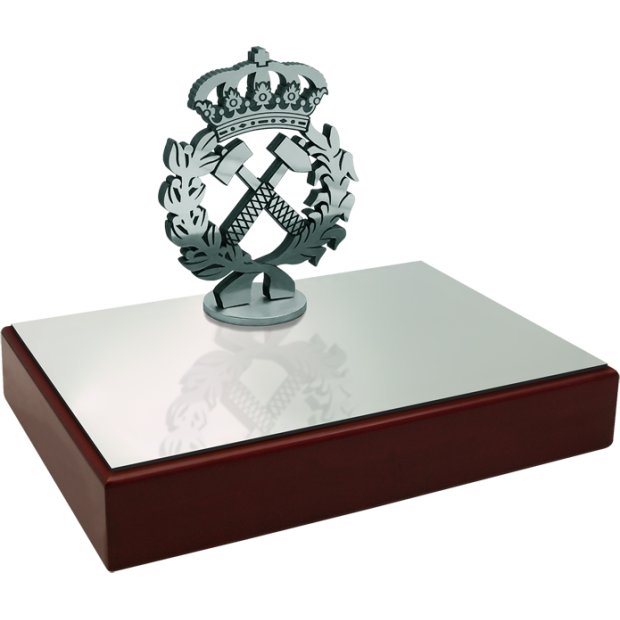 Plaque en acier et bois massif avec logo aérien "Ingenieros de Minas"Referencia: PL0430Plaque en acier et bois massif avec logo en acier.Dimensions du support : 23x16x4cm.Dimensions de la figurine : 10x12cm.Possibilité de graver un texte commémoratif.Nous pouvons personnaliser avec n'importe quel logo, blason ou logotype.