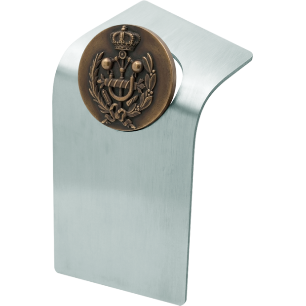 Trophy with engineer's shield in bronzeRef. code: PL0445Industrial engineers' shield in bronze on a polished solid steel plate.