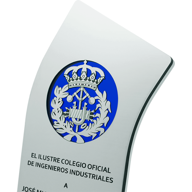 Trofeo de profesiones en acero "Ingenieros Industriales"Referencia: PL0449Trofeo diseñado y fabricado en exclusiva por Joaquín Prior en acero macizo.Posibilidad de grabar un texto conmemorativo.Creamos trofeos, premios o placas conmemorativas diferentes, personalizados con cualquier anagrama, escudo o logotipo.
