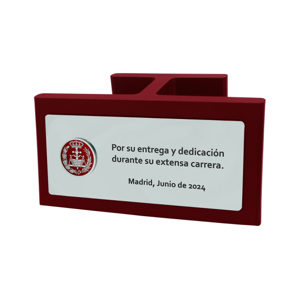 Placa de Abogados en acero y resinaReferencia: PL0465Placa con escudo de Derecho tallado en aluminio y esmaltado al horno, sobre una placa de acero macizo pulido y un soporte estilo viga de resina.
