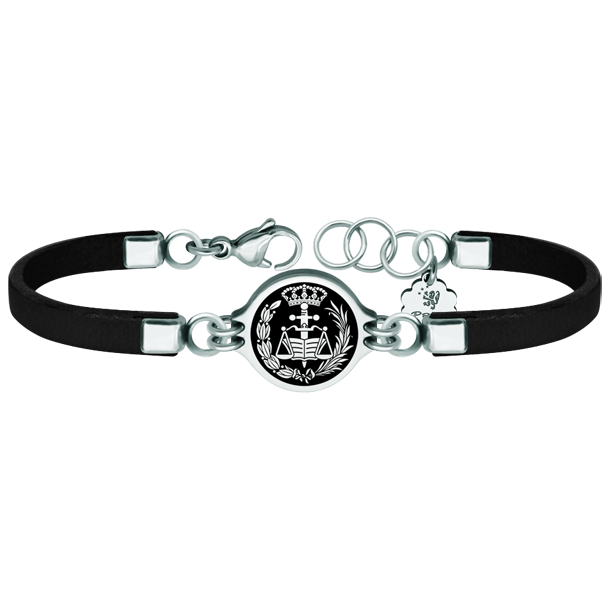 Silber, Stahl und Lederarmband "Derecho" (rechts)Ref. Code: PU27553 mm dickes Lederarmband mit dem Wappen in Flachrelief aus Sterlingsilber geschnitzt und einbrennlackiert.Wir haben alle Berufe und Laufbahnen im Angebot: Anwaltschaft (Anwalt / Recht), Handelsvertreter, Quantity Surveyor, Architekt (Architektur), ATS (Krankenpflege), Bildende Kunst, Biologische Wissenschaften (Biologie), Exakte Wissenschaften, Physikalische Wissenschaften, Politische Wissenschaften, Politik- und Wirtschaftswissenschaften, Chemische Wissenschaften, Handel, Zeichner, Wirtschaft, Betriebswirtschaft, Pharmazie, Philosophie und Literatur, Geographie, Geologie (Geologie), Sozialwissenschaftler, Informatik, Agraringenieurwesen, Bauingenieurwesen, Elektrotechnik, Forstingenieurwesen, Bergbauingenieurwesen, Schiffbau, Höheres Wirtschaftsingenieurwesen, Technisches Wirtschaftsingenieurwesen, Fernmeldetechnik, Textilingenieurwesen, Schmuck, Lehramt, Medizin, Musik, Psychologie, Topographie, Odontologie, Optik, Journalismus, Veterinärmedizin.Und wenn wir Ihre nicht haben, kontaktieren Sie uns bitte.