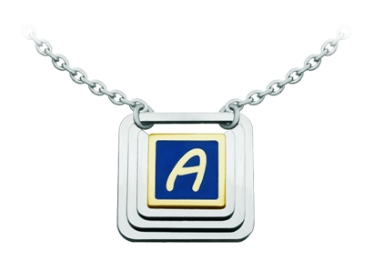 Colgante de oro y acero "Letra inicial" (Azul)Referencia: CO1991Colgante fabricado en oro de 9 ktes y acero pulido, personalizado con la inicial de su nombre tallada y esmaltada a mano.Medida: 20x20mm.