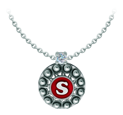 Colgante Botón Charro personalizado en plata con moissanita (Rojo)Referencia: CO2030Colgante fabricado en plata de ley personalizado con inicial de su nombre esmaltada al horno acompañado de una moissanita talla brillante de 5mm engastada.La moissanita es una gema preciosa creada en laboratorio que se ha ganado un lugar especial en la joyería por su belleza y cualidades únicas, deslumbra por su brillo superior al del diamante y su gran resistencia (9,25 en la escala de Mohs).Descubierta originalmente en un meteorito a finales del siglo XIX, y ese origen “estelar” le otorga un encanto singular.Llena de destellos únicos, combina lujo y elegancia en una sola joya.Medida: 21x21mm.