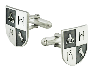 Boutons de manchette en argent personnalisés sur commande "Yeguada de la Cartuja"Referencia: GE0163Boutons de manchette personnalisés avec votre logo gravé en argent sterling.Medida: 15x19mm.