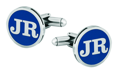 Gemelos de iniciales en plata (Azul)Referencia: GE0236Gemelos personalizados con las letras de sus iniciales talladas bajo relieve en plata de ley y esmaltados al horno.Trabajo artesanal de gran minuciosidad.Medida: 16x16mm.