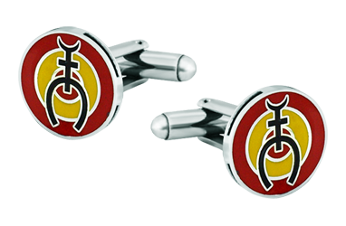 Boutons de manchette en argent personnalisés "Insigne de tauromachie sur drapeau espagnol"Referencia: GE0311Boutons de manchette personnalisés avec les lettres taurines de votre haras sur un drapeau espagnol sculpté en relief en argent sterling et émaillé au four. Fermoir émaillé avec finition en émail.Medida: 16x16x3mm.