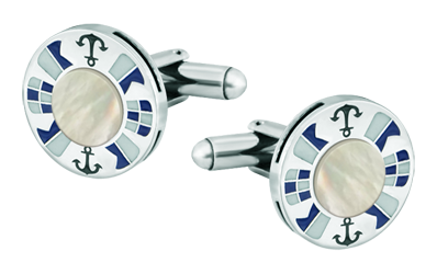 Personalisierte Manschettenknöpfe aus Silber, Perlmutt und Edelstahl "Nautische Flaggen" (Nacre)
Ref. Code: GE0331
Manschettenknöpfe aus Sterlingsilber und Stahl mit seinem Namen und einer emaillierten Seeflagge, in der Mitte mit einem Stück natürlichem Perlmutt.
Größe: 18x18mm. Personalisierte Manschettenknöpfe aus Silber, Perlmutt und Edelstahl "Nautische Flaggen" (Nacre)
Ref. Code: GE0331
Manschettenknöpfe aus Sterlingsilber und Stahl mit seinem Namen und einer emaillierten Seeflagge, in der Mitte mit einem Stück natürlichem Perlmutt.
Größe: 18x18mm.