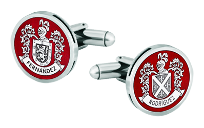 Boutons de manchette en argent personnalisés "Boucliers héraldiques des noms de famille" (Rouge)Referencia: GE0341Boutons de manchette personnalisés avec les écus héraldiques de leurs noms de famille, sculptés en relief dans de l'argent sterling et émaillés au four.Medida: 18x18mm.