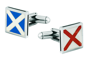 Gemelos náuticos de plata personalizados "Banderas náuticas"Referencia: GE0342Gemelos cuadrados personalizados con las banderas náuticas que representen las letras de sus iniciales talladas bajo relieve en plata de ley y esmaltados al horno.Trabajo artesanal de gran minuciosidad.Medida: 14x14mm.