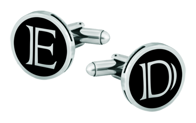 Gemelos con iniciales personalizados (Negro)Referencia: GE0344Gemelos personalizados con las letras de sus iniciales talladas bajo relieve en plata de ley y esmaltados al horno.Trabajo artesanal de gran minuciosidad.Medida: 16x16mm.