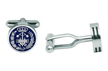 Manschettenknöpfe für Wirtschaftsingenieure aus Silber und Stahl in drei verschiedenen Höhen (Blau)
Ref. Code: GE0416
Manschettenknöpfe mit dem Wappen der Industrieingenieure, als Flachrelief in Sterlingsilber graviert und im Ofen emailliert – ein detailreiches, hochwertiges Kunstwerk mit einer Stärke von 4 mm in drei Stahlhöhen.
Wir haben alle Berufe und Laufbahnen im Angebot: Anwaltschaft (Anwalt / Recht), Handelsvertreter, Quantity Surveyor, Architekt (Architektur), ATS (Krankenpflege), Bildende Kunst, Biologische Wissenschaften (Biologie), Exakte Wissenschaften, Physikalische Wissenschaften, Politische Wissenschaften, Politik- und Wirtschaftswissenschaften, Chemische Wissenschaften, Handel, Zeichner, Wirtschaft, Betriebswirtschaft, Pharmazie, Philosophie und Literatur, Geographie, Geologie (Geologie), Sozialwissenschaftler, Informatik, Agraringenieurwesen, Bauingenieurwesen, Elektrotechnik, Forstingenieurwesen, Bergbauingenieurwesen, Schiffbau, Höheres Wirtschaftsingenieurwesen, Technisches Wirtschaftsingenieurwesen, Fernmeldetechnik, Textilingenieurwesen, Schmuck, Lehramt, Medizin, Musik, Psychologie, Topographie, Odontologie, Optik, Journalismus, Veterinärmedizin.
Und wenn wir Ihre nicht haben, kontaktieren Sie uns bitte.
Größe: 14x14mm. Manschettenknöpfe für Wirtschaftsingenieure aus Silber und Stahl in drei verschiedenen Höhen (Blau)
Ref. Code: GE0416
Manschettenknöpfe mit dem Wappen der Industrieingenieure, als Flachrelief in Sterlingsilber graviert und im Ofen emailliert – ein detailreiches, hochwertiges Kunstwerk mit einer Stärke von 4 mm in drei Stahlhöhen.
Wir haben alle Berufe und Laufbahnen im Angebot: Anwaltschaft (Anwalt / Recht), Handelsvertreter, Quantity Surveyor, Architekt (Architektur), ATS (Krankenpflege), Bildende Kunst, Biologische Wissenschaften (Biologie), Exakte Wissenschaften, Physikalische Wissenschaften, Politische Wissenschaften, Politik- und Wirtschaftswissenschaften, Chemische Wissenschaften, Handel, Zeichner, Wirtschaft, Betriebswirtschaft, Pharmazie, Philosophie und Literatur, Geographie, Geologie (Geologie), Sozialwissenschaftler, Informatik, Agraringenieurwesen, Bauingenieurwesen, Elektrotechnik, Forstingenieurwesen, Bergbauingenieurwesen, Schiffbau, Höheres Wirtschaftsingenieurwesen, Technisches Wirtschaftsingenieurwesen, Fernmeldetechnik, Textilingenieurwesen, Schmuck, Lehramt, Medizin, Musik, Psychologie, Topographie, Odontologie, Optik, Journalismus, Veterinärmedizin.
Und wenn wir Ihre nicht haben, kontaktieren Sie uns bitte.
Größe: 14x14mm.