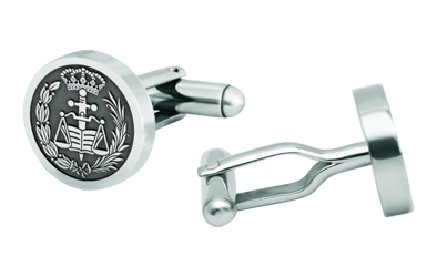 Aluminum and Steel "Law" CufflinksRef. code: GE0433Cufflinks featuring the law school’s coat of arms engraved in low relief on aluminum, mounted on 4mm polished steel, resulting in a meticulous, high-quality piece.We have all professions and careers available: Advocacy (Lawyer / Law), Commercial Agent, Quantity Surveyor, Architect (Architecture), ATS (Nursing), Fine Arts, Biological Sciences (Biology), Exact Sciences, Physical Sciences, Political Sciences, Political and Economic Sciences, Chemical Sciences, Commerce, Draftsman, Economics, Business, Pharmacy, Philosophy and Letters, Geography, Geological (Geology), Social Graduate, Computer Science, Agricultural Engineering, Civil Engineering, Electronic Engineering, Forestry Engineering, Mining Engineering, Naval Engineering, Higher Industrial Engineering, Industrial Technical Engineering, Telecommunications Engineering, Textile Engineering, Jewelry, Teaching, Medicine, Music, Psychology, Topography, Dentistry, Optics, Journalism, Veterinary Medicine.And if we don't have yours, please contact us.Size: 16x16mm.