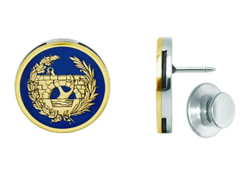 Emailliertes Abzeichen aus 18-Karat-Gold mit der Aufschrift „Ingenieur für Straßen-, Kanal- und Hafenbau“Ref. Code: IS0070Abzeichen eines Ingenieurs für Straßen-, Kanal- und Hafenbau, gefertigt aus 18-Karat-Gold und von Hand emailliert.Wir haben alle Berufe und Laufbahnen im Angebot: Anwaltschaft (Anwalt / Recht), Handelsvertreter, Quantity Surveyor, Architekt (Architektur), ATS (Krankenpflege), Bildende Kunst, Biologische Wissenschaften (Biologie), Exakte Wissenschaften, Physikalische Wissenschaften, Politische Wissenschaften, Politik- und Wirtschaftswissenschaften, Chemische Wissenschaften, Handel, Zeichner, Wirtschaft, Betriebswirtschaft, Pharmazie, Philosophie und Literatur, Geographie, Geologie (Geologie), Sozialwissenschaftler, Informatik, Agraringenieurwesen, Bauingenieurwesen, Elektrotechnik, Forstingenieurwesen, Bergbauingenieurwesen, Schiffbau, Höheres Wirtschaftsingenieurwesen, Technisches Wirtschaftsingenieurwesen, Fernmeldetechnik, Textilingenieurwesen, Schmuck, Lehramt, Medizin, Musik, Psychologie, Topographie, Odontologie, Optik, Journalismus, Veterinärmedizin.Und wenn wir Ihre nicht haben, kontaktieren Sie uns bitte.Gr&ouml;&szlig;e: 18x18mm.