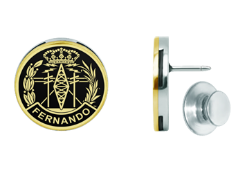 Insignia en oro de 18 ktes con nombre "Ingeniero de Telecomunicaciones" (Negro)Referencia: IS0137Insignia con escudo de Ingeniero de Telecomunicaciones, tallado bajo relieve en oro de 18 ktes y esmaltados al horno, y personalizada con su nombre, completando un minucioso trabajo de gran calidad.Tambien disponible en 14 ktes.Tenemos todas las profesiones y carreras disponibles: Abogacía (Abogado / Derecho), Agente Comercial, Aparejador, Arquitecto (Arquitectura), ATS (Enfermería), Bellas Artes, Ciencias Biológicas (Biología), Ciencias Exactas, Ciencias Físicas, Ciencias Políticas, Ciencias Políticas y Económicas, Ciencias Químicas, Comercio, Delineante, Economía, Empresariales, Farmacia, Filosofía y Letras, Geografía, Geológicas (Geología), Graduado Social, Informática, Ingeniero Agrónomo, Ingeniero de Caminos, Ingeniero Electrónico, Ingeniero de Montes, Ingeniero de Minas, Ingeniero Naval, Ingeniero Industrial Superior, Ingeniero Técnico Industrial, Ingeniero Telecomunicaciones, Ingeniero Textil, Joyero, Magisterio (Profesor), Medicina, Música, Psicología, Topógrafo (Topografía), Odontología, Óptica, Periodismo, Veterinaria.Y si no tenemos la suya, consultenos.Medida: 18x18mm.