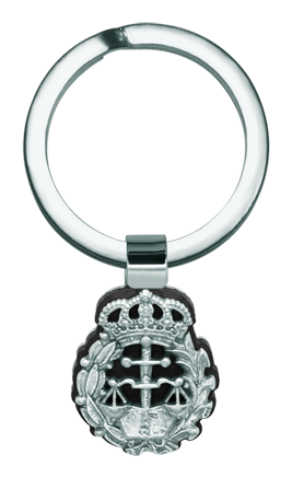 Law School Keychain Made of Silver, Cellulose, and Steel (Black)
Ref. code: LL0341
Keychain featuring the Law School crest, crafted from sterling silver, mounted on colored cellulose and polished steel.
Size: 17x21mm. Law School Keychain Made of Silver, Cellulose, and Steel (Black)
Ref. code: LL0341
Keychain featuring the Law School crest, crafted from sterling silver, mounted on colored cellulose and polished steel.
Size: 17x21mm.