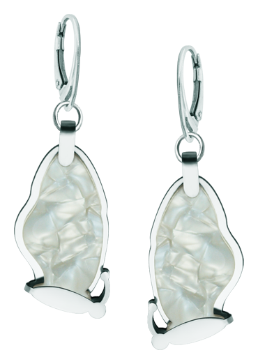 Boucles d'oreilles papillon Art déco en acier et nacre (Blanc)Referencia: PE3298Boucles d'oreilles en acier inoxydable poli et nacre de cellulose.Pièces de musée inspirées des œuvres les plus représentatives des mouvements Art nouveau et Art déco, et du modernisme de la fin du XIXe siècle et du début du XXe siècle.Medida: 18x37mm.