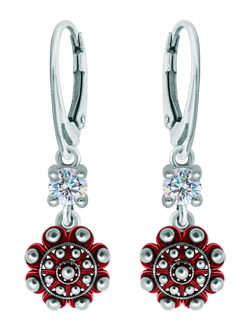 Pendientes Botón Charro de plata esmaltada con moissanita (Rojo)Referencia: PE3359Pendientes fabricados en plata de ley esmaltada al horno acompañados de una moissanita talla brillante de 5mm engastada.La moissanita es una gema preciosa creada en laboratorio que se ha ganado un lugar especial en la joyería por su belleza y cualidades únicas, deslumbra por su brillo superior al del diamante y su gran resistencia (9,25 en la escala de Mohs).Descubierta originalmente en un meteorito a finales del siglo XIX, y ese origen “estelar” le otorga un encanto singular.Llena de destellos únicos, combina lujo y elegancia en una sola joya.Medida: 12x12mm.