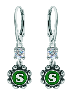 Boucles d'oreilles personnalisées Charro Button en argent avec moissanite (Vert)Referencia: PE3365Boucles d'oreilles personnalisées en argent sterling avec l'initiale de votre nom émaillée dans le four et une moissanite de 5 mm de taille brillante sertie dans la boucle d'oreille.La moissanite est une pierre précieuse créée en laboratoire qui a gagné une place spéciale dans la joaillerie en raison de sa beauté et de ses qualités uniques. Elle éblouit par son éclat semblable à celui d'un diamant et par sa grande résistance (9,25 sur l'échelle de Mohs).Découverte à l'origine dans une météorite à la fin du 19e siècle, cette origine 