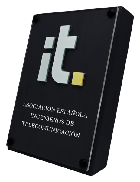 Wood and methacrylate plaque "Telecommunications Engineers"Ref. code: PL0439Plate made of solid wood with logo in volume on methacrylate and wood.Wood dimensions: 14x20x4cm.Possibility of engraving a commemorative text.We customize with any anagram, shield or logo.Size: 140x200mm.