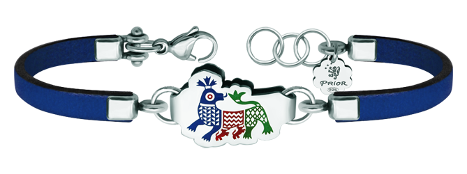 Armband aus Silber, Leder und Stahl "Traditionelle Stickerei aus der Sierra de Francia" (Blau)Ref. Code: PU26123 mm dickes Lederarmband mit traditionellem Serrano-Motiv, geschnitzt in Sterlingsilber und einbrennlackiert.Inspiriert von der traditionellen Stickerei der Sierra de Francia, typisch für Städte wie La Alberca, Mogarraz und andere Gemeinden in der Sierra, wo Sie diese Kunstwerke genießen können.Gr&ouml;&szlig;e: 24x15mm.