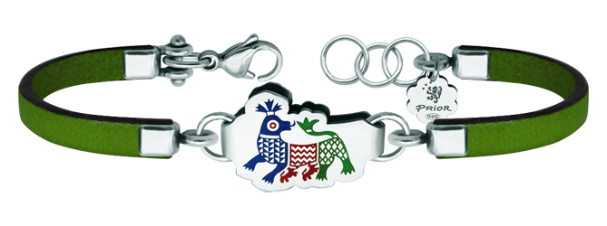 Bracelet en argent, cuir et acier "Broderie traditionnelle de la Sierra de Francia" (Vert)Referencia: PU2612Bracelet en cuir de 3 mm d'épaisseur avec motif serrano traditionnel sculpté en argent sterling et émaillé au four.Inspiré par la broderie traditionnelle de la Sierra de Francia, typique de villes comme La Alberca, Mogarraz et d'autres municipalités de la sierra, où vous pouvez apprécier ces œuvres d'art.Medida: 24x15mm.