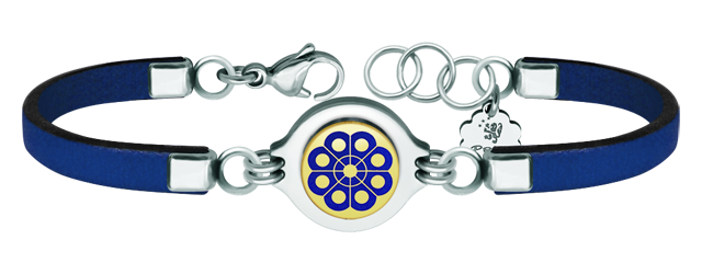 Bracelet en or, acier et cuir "Button Charro de Salamanca" (Bleu)Referencia: PU2615Bracelet en cuir de 3 mm d'épaisseur avec le bouton charro sculpté en relief en or 9 kt et émaillé au four.Medida: 19x16mm.