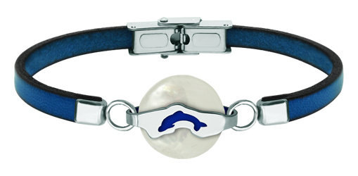 Bracelet en argent, perles et cuir "Dauphin"Referencia: PU2642Bracelet en cuir de 3 mm d'épaisseur avec un dauphin ajouré émaillé en argent sterling et une perle de monnaie de 16 mm à l'intérieur.Medida: 21x7mm.