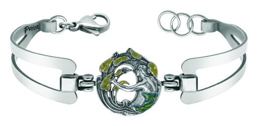 Pulsera Art Nouveau de plata y acero "Mujer agarrando una hoja"Referencia: PU2677Pulsera Art Nouveau fabricada en plata de ley esmaltada a mano con brazalete de acero.Piezas de museo inspiradas en las obras mas representativas del movimiento Art Nouveau y Art Déco, y del modernismo de finales del siglo XIX y principios del siglo XX.Medida: 18x18mm.