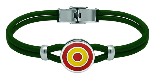 Pulsera de plata y cuero "Bandera de España" (Verde)Referencia: PU2794Pulsera de cuero con la bandera de España tallada bajo relieve en plata de ley y esmaltado al horno.Medida: 16x16mm.