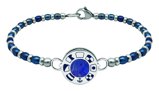 Pulsera marinera de plata y acero "Banderas náuticas"Referencia: PU2814Pulsera de cadena de bolas de acero con rueda personalizada con las banderas náuticas de su nombre talladas bajo relieve en plata de ley y esmaltadas al horno, con un lapislázuli en el centro.Medida: 16x16mm.