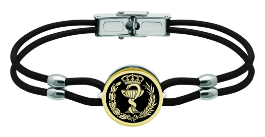 Pulsera en oro y cuero "Farmacia" (Negro)Referencia: PU2825Pulsera de cuero de 2mm de grosor con el escudo de Farmacia tallado bajo relieve, chapado en oro y esmaltado al horno.Tenemos todas las profesiones y carreras disponibles: Abogacía (Abogado / Derecho), Agente Comercial, Aparejador, Arquitecto (Arquitectura), ATS (Enfermería), Bellas Artes, Ciencias Biológicas (Biología), Ciencias Exactas, Ciencias Físicas, Ciencias Políticas, Ciencias Políticas y Económicas, Ciencias Químicas, Comercio, Delineante, Economía, Empresariales, Farmacia, Filosofía y Letras, Geografía, Geológicas (Geología), Graduado Social, Informática, Ingeniero Agrónomo, Ingeniero de Caminos, Ingeniero Electrónico, Ingeniero de Montes, Ingeniero de Minas, Ingeniero Naval, Ingeniero Industrial Superior, Ingeniero Técnico Industrial, Ingeniero Telecomunicaciones, Ingeniero Textil, Joyero, Magisterio (Profesor), Medicina, Música, Psicología, Topógrafo (Topografía), Odontología, Óptica, Periodismo, Veterinaria.Y si no tenemos la suya, consultenos.Medida: 16x16mm.