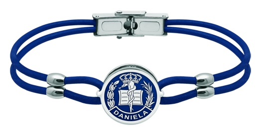 Pulsera de plata y cuero "Medicina" (Azul)
Referencia: PU2826
Pulsera de cuero de 2mm de grosor con el escudo de Medicina, personalizada con su nombre, tallado bajo relieve en plata de ley y esmaltado al horno.
Tenemos todas las profesiones y carreras disponibles: Abogacía (Abogado / Derecho), Agente Comercial, Aparejador, Arquitecto (Arquitectura), ATS (Enfermería), Bellas Artes, Ciencias Biológicas (Biología), Ciencias Exactas, Ciencias Físicas, Ciencias Políticas, Ciencias Políticas y Económicas, Ciencias Químicas, Comercio, Delineante, Economía, Empresariales, Farmacia, Filosofía y Letras, Geografía, Geológicas (Geología), Graduado Social, Informática, Ingeniero Agrónomo, Ingeniero de Caminos, Ingeniero Electrónico, Ingeniero de Montes, Ingeniero de Minas, Ingeniero Naval, Ingeniero Industrial Superior, Ingeniero Técnico Industrial, Ingeniero Telecomunicaciones, Ingeniero Textil, Joyero, Magisterio (Profesor), Medicina, Música, Psicología, Topógrafo (Topografía), Odontología, Óptica, Periodismo, Veterinaria.
Y si no tenemos la suya, consultenos.
Medida: 16x16mm. Pulsera de plata y cuero "Medicina" (Azul)
Referencia: PU2826
Pulsera de cuero de 2mm de grosor con el escudo de Medicina, personalizada con su nombre, tallado bajo relieve en plata de ley y esmaltado al horno.
Tenemos todas las profesiones y carreras disponibles: Abogacía (Abogado / Derecho), Agente Comercial, Aparejador, Arquitecto (Arquitectura), ATS (Enfermería), Bellas Artes, Ciencias Biológicas (Biología), Ciencias Exactas, Ciencias Físicas, Ciencias Políticas, Ciencias Políticas y Económicas, Ciencias Químicas, Comercio, Delineante, Economía, Empresariales, Farmacia, Filosofía y Letras, Geografía, Geológicas (Geología), Graduado Social, Informática, Ingeniero Agrónomo, Ingeniero de Caminos, Ingeniero Electrónico, Ingeniero de Montes, Ingeniero de Minas, Ingeniero Naval, Ingeniero Industrial Superior, Ingeniero Técnico Industrial, Ingeniero Telecomunicaciones, Ingeniero Textil, Joyero, Magisterio (Profesor), Medicina, Música, Psicología, Topógrafo (Topografía), Odontología, Óptica, Periodismo, Veterinaria.
Y si no tenemos la suya, consultenos.
Medida: 16x16mm.