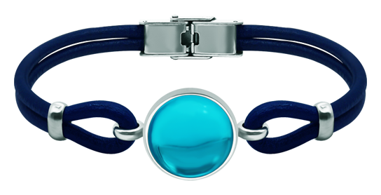 Silber- und Lederarmband mit farbigen Kristallen (Blau)Ref. Code: PU28383 mm dickes Leder- und Sterlingsilberarmband mit einem 16 mm großen farbigen Glascabochon.Gr&ouml;&szlig;e: 18x18mm.