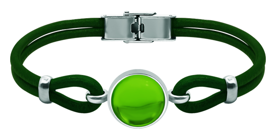 Bracelet en argent et cuir avec cristaux colorés (Vert)Referencia: PU2839Bracelet en cuir et argent sterling de 3 mm d'épaisseur avec un cabochon en verre coloré de 14 mm.Medida: 16x16mm.