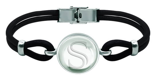 Silver and leather bracelet with colored crystal cabochon 18mm with initialRef. code: PU28443mm thick leather and sterling silver bracelet with an 18mm colored crystal cabochon with initial engraved on the crystal.Size: 20x20mm.