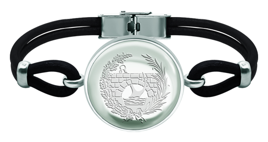 Rennsportarmband aus Silber und Leder mit Kristallcabochon (Schwarz)Ref. Code: PU2845Armband aus 3 mm dickem Leder und Sterlingsilber mit einem 25 mm großen Kristallcabochon, in den das Wappen Ihrer Hochschule oder Ihres Berufsverbands eingraviert ist.Gr&ouml;&szlig;e: 27x27mm.