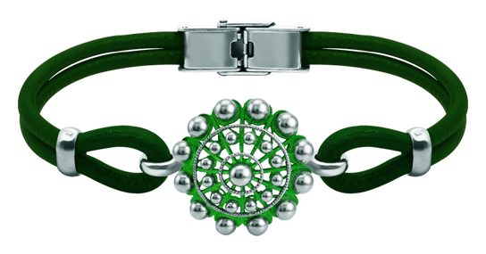 Bracelet Bouton Charro argent et cuir 22mm (Vert)Referencia: PU2865Bracelet en cuir de 3 mm avec bouton Charro de 22 mm en argent sterling émaillé à la main.Medida: 22x22mm.