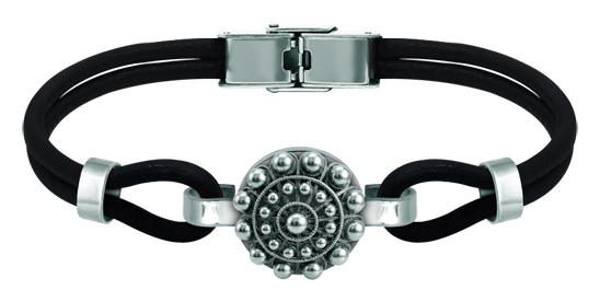 Silver and Leather Charro Button Bracelet, 18 mm (Black)Ref. code: PU28663mm leather bracelet with an 18mm Charro button made of hand-enameled sterling silver.Size: 18x18mm.