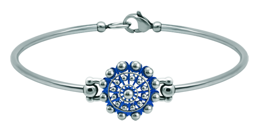 Pulsera Boton Charro plata y acero 16mm (Azul)Referencia: PU2875Pulsera de acero con Boton Charro de 16mm fabricado en plata de ley esmaltada a mano.Medida: 16x16mm.