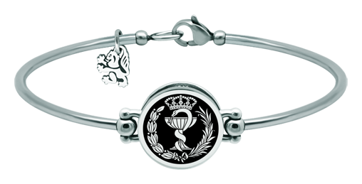 Pharmacy School Bracelet in Enameled Sterling Silver and Steel (Black)Ref. code: PU2877A polished steel hoop bracelet featuring a pharmacy shield engraved in sterling silver and enameled.We have all professions and careers available: Advocacy (Lawyer / Law), Commercial Agent, Quantity Surveyor, Architect (Architecture), ATS (Nursing), Fine Arts, Biological Sciences (Biology), Exact Sciences, Physical Sciences, Political Sciences, Political and Economic Sciences, Chemical Sciences, Commerce, Draftsman, Economics, Business, Pharmacy, Philosophy and Letters, Geography, Geological (Geology), Social Graduate, Computer Science, Agricultural Engineering, Civil Engineering, Electronic Engineering, Forestry Engineering, Mining Engineering, Naval Engineering, Higher Industrial Engineering, Industrial Technical Engineering, Telecommunications Engineering, Textile Engineering, Jewelry, Teaching, Medicine, Music, Psychology, Topography, Dentistry, Optics, Journalism, Veterinary Medicine.And if we don't have yours, please contact us.Size: 16x16mm.
