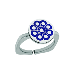 Bague en argent émaillé et acier "Charro de Salamanca Button in oval" (Bleu)Referencia: SR0342Bague avec le bouton charro sculpté en bas-relief en argent sterling et émaillé au four, montée sur un anneau réglable en acier.Medida: 12x12mm.