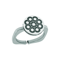 Bague en argent émaillé et acier "bouton ovale de Charro de Salamanca" (Noir)Referencia: SR0342Bague avec le bouton Charro sculpté en bas-relief en argent sterling, monté sur un anneau réglable en acier.Medida: 12x12mm.